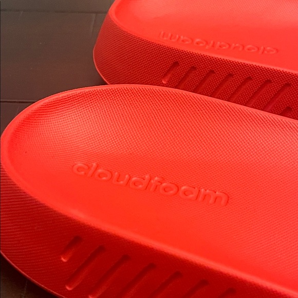 Adidas Racer TR Slides Sandals Shoes new red Mens Size 10 - Picture 4 of 14